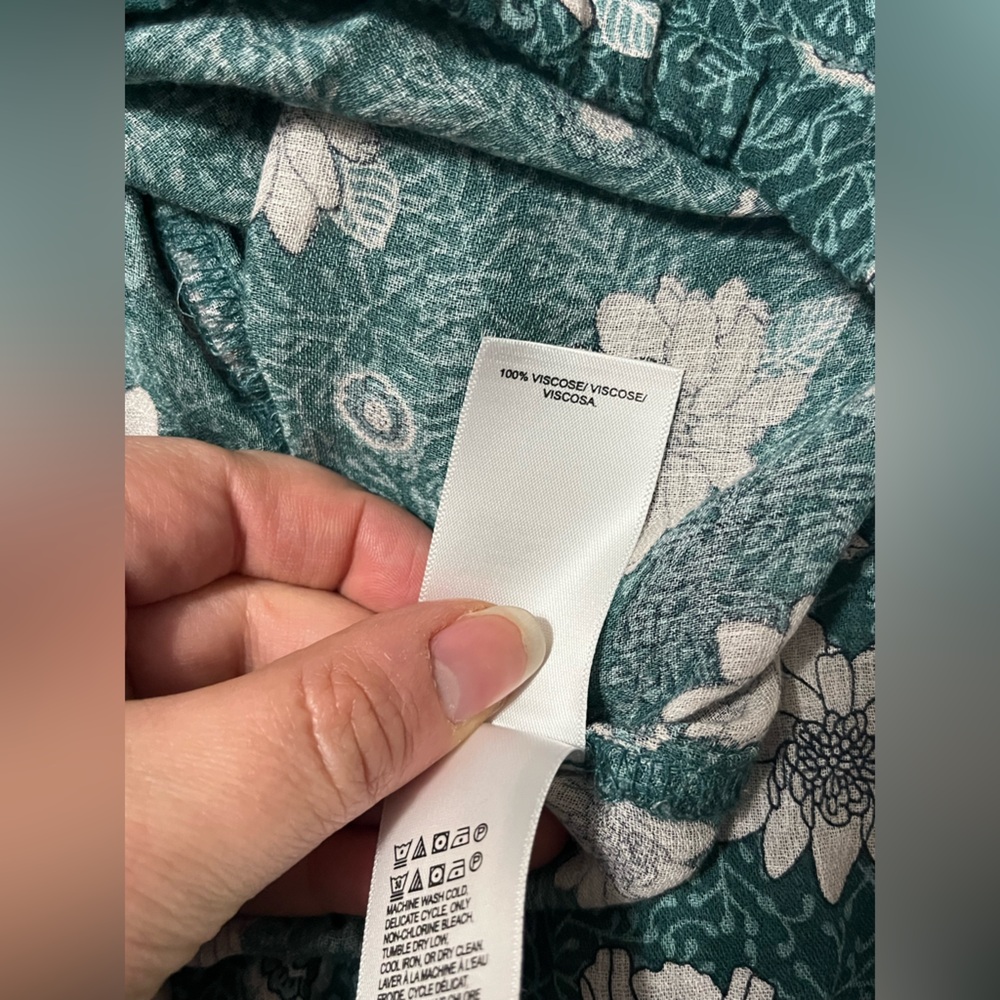 Lucky Brand Green Floral Peasant Top with Delicate Round Buttons - Picture 7 of 7